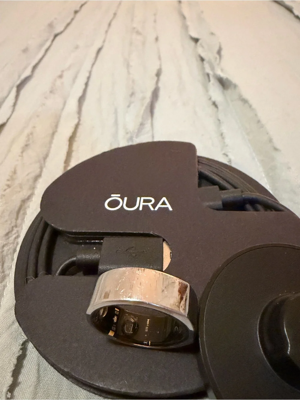 Oura Gen 3 Ring and Charger for parts or sizing